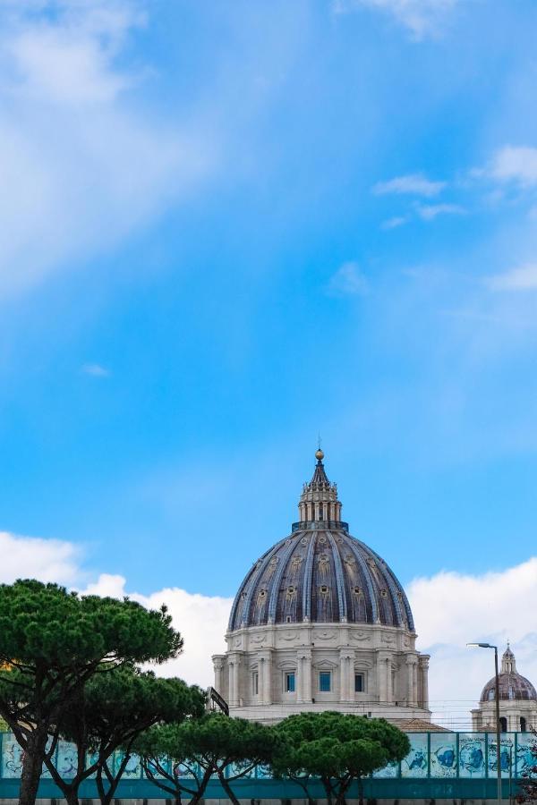 St. Peter Vatican Home Рим Екстер'єр фото